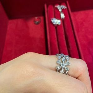 Gorgeous Round Crystal Ring